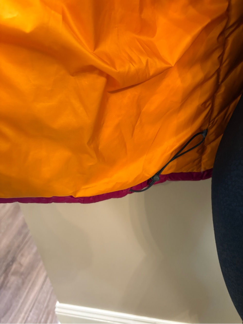 Patagonia Women's Fuchsia Quilted Down Puffer Jacket - Picture 9 of 11